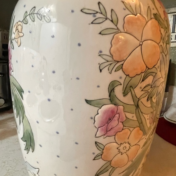 1 Chinoiserie Floral vase per price.No bundles. - Picture 8 of 16